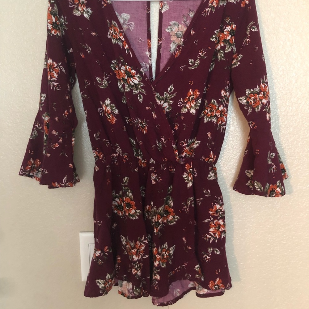 🍀 Floral Romper from forever 21